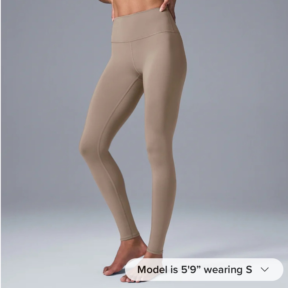 Alo Airlift Legging in Gravel